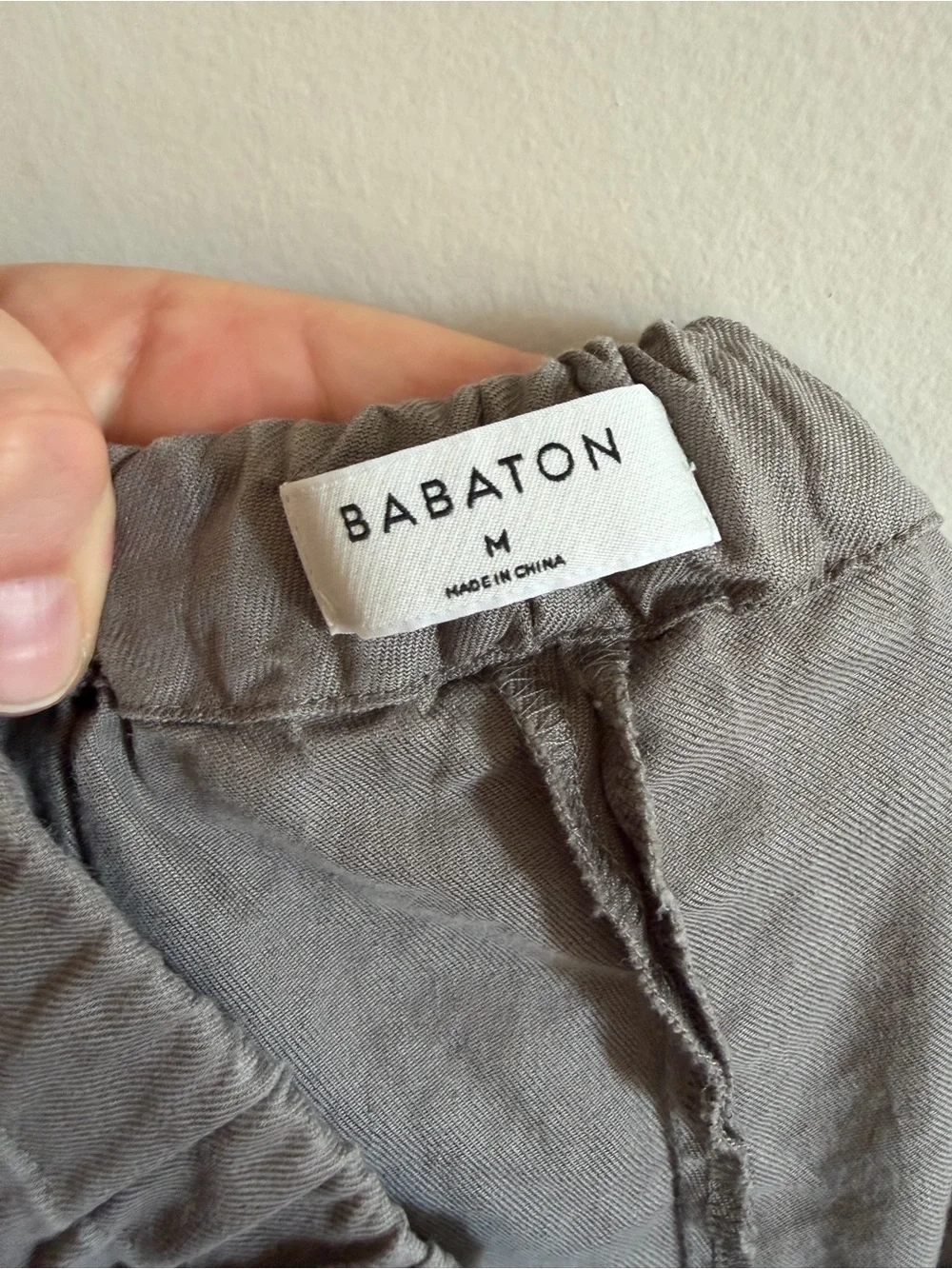 Aritzia Babaton Gray Linen/Cotton Classic Stretch Jogger Pants size Medium EUC